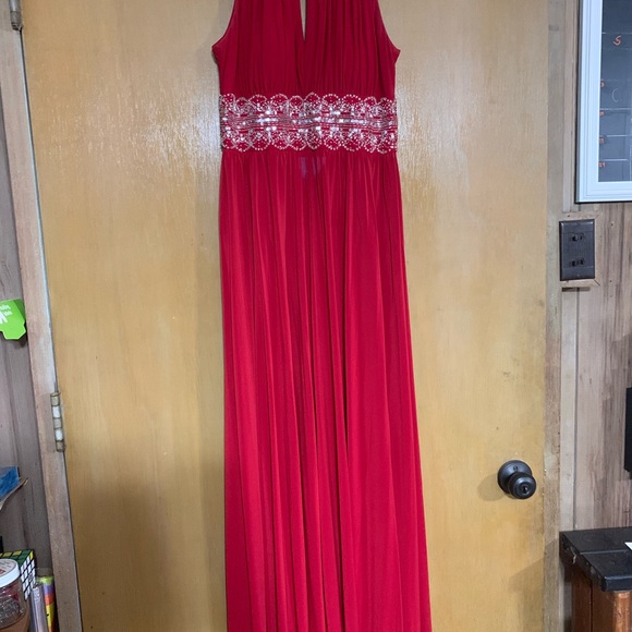 Long formal dress - Picture 1 of 7